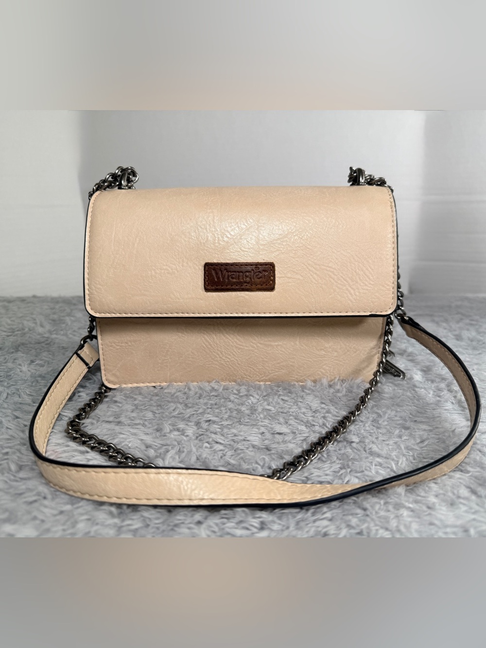 Wrangler Montana West Flap Crossbody Bag Small Clutch Wallet Chain Strap Cream